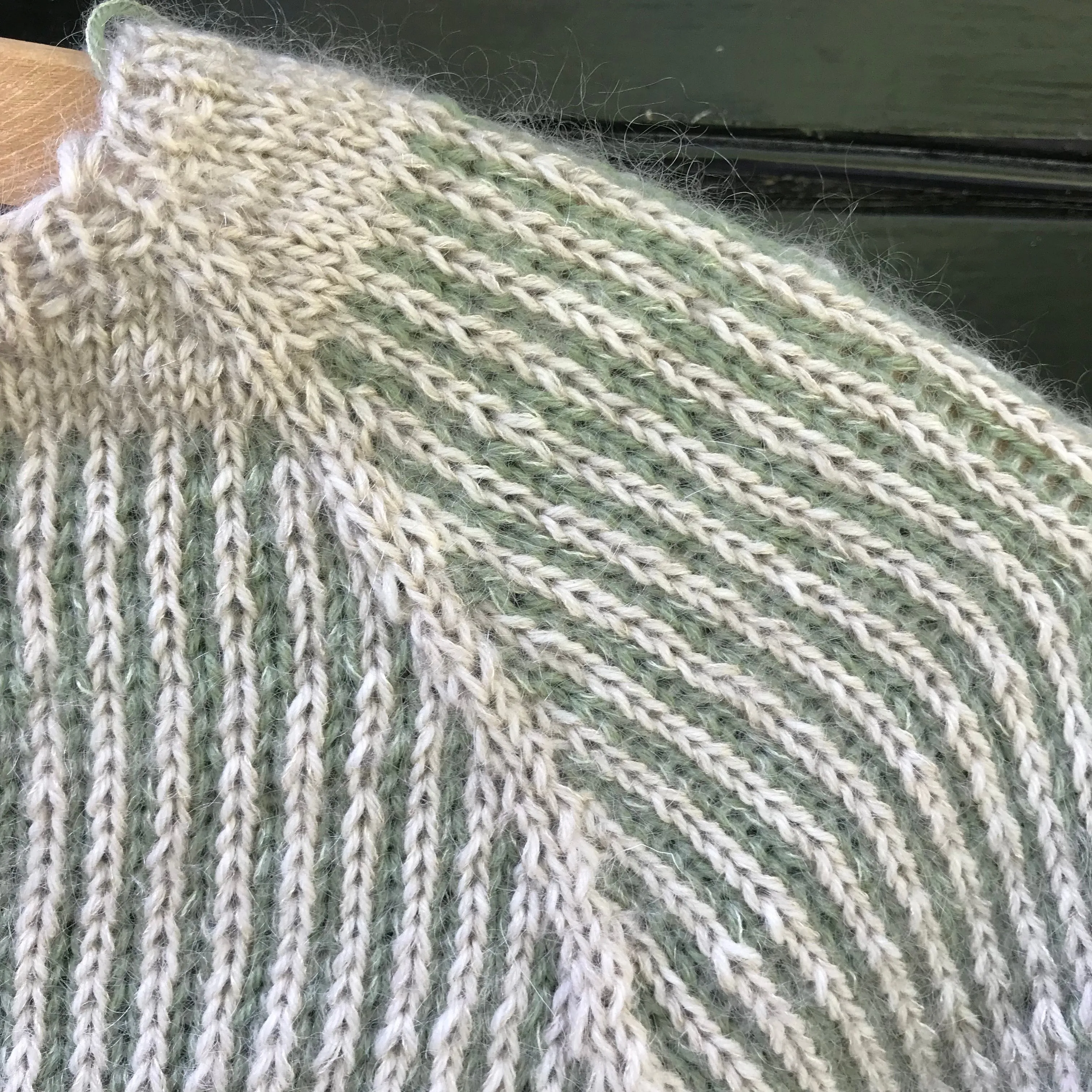 Alvine Sweater (ENG)