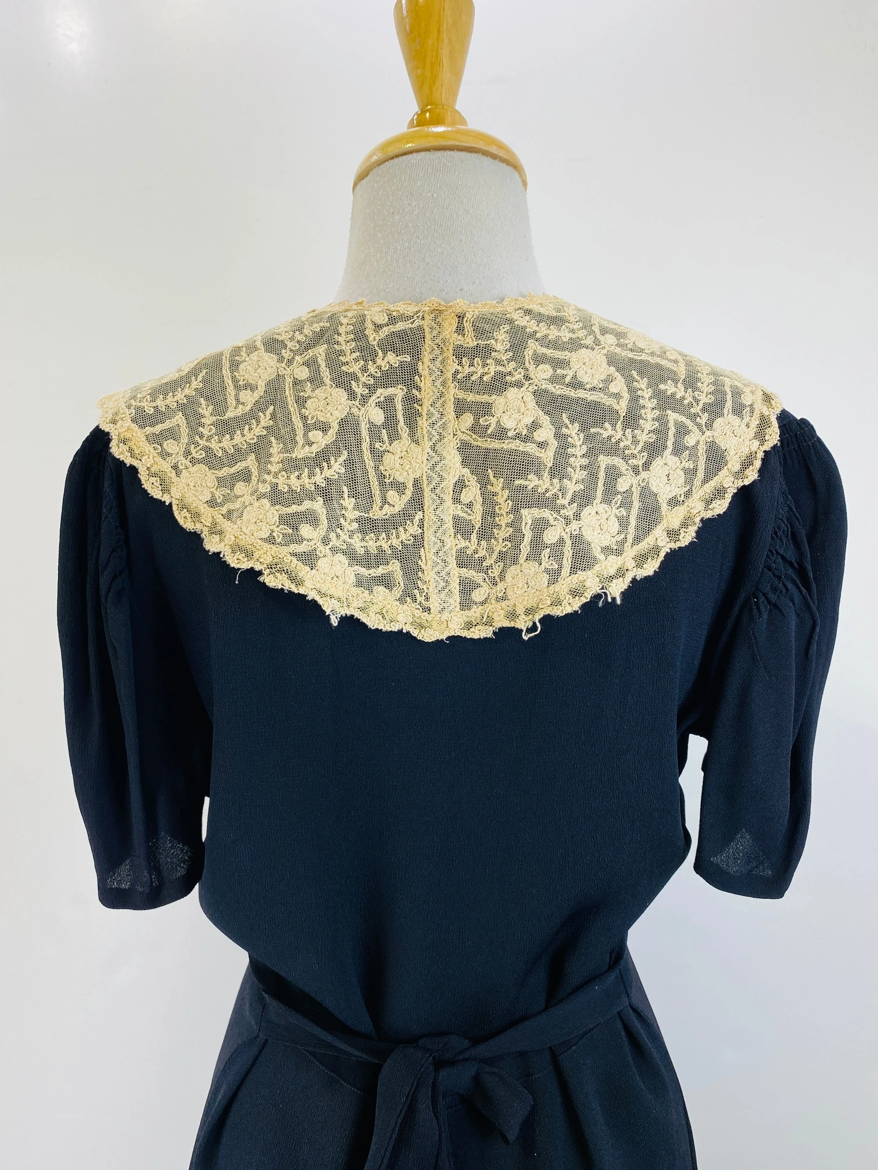 Antique Edwardian Beige Cord Embroidered Fichu Collar, Doubles