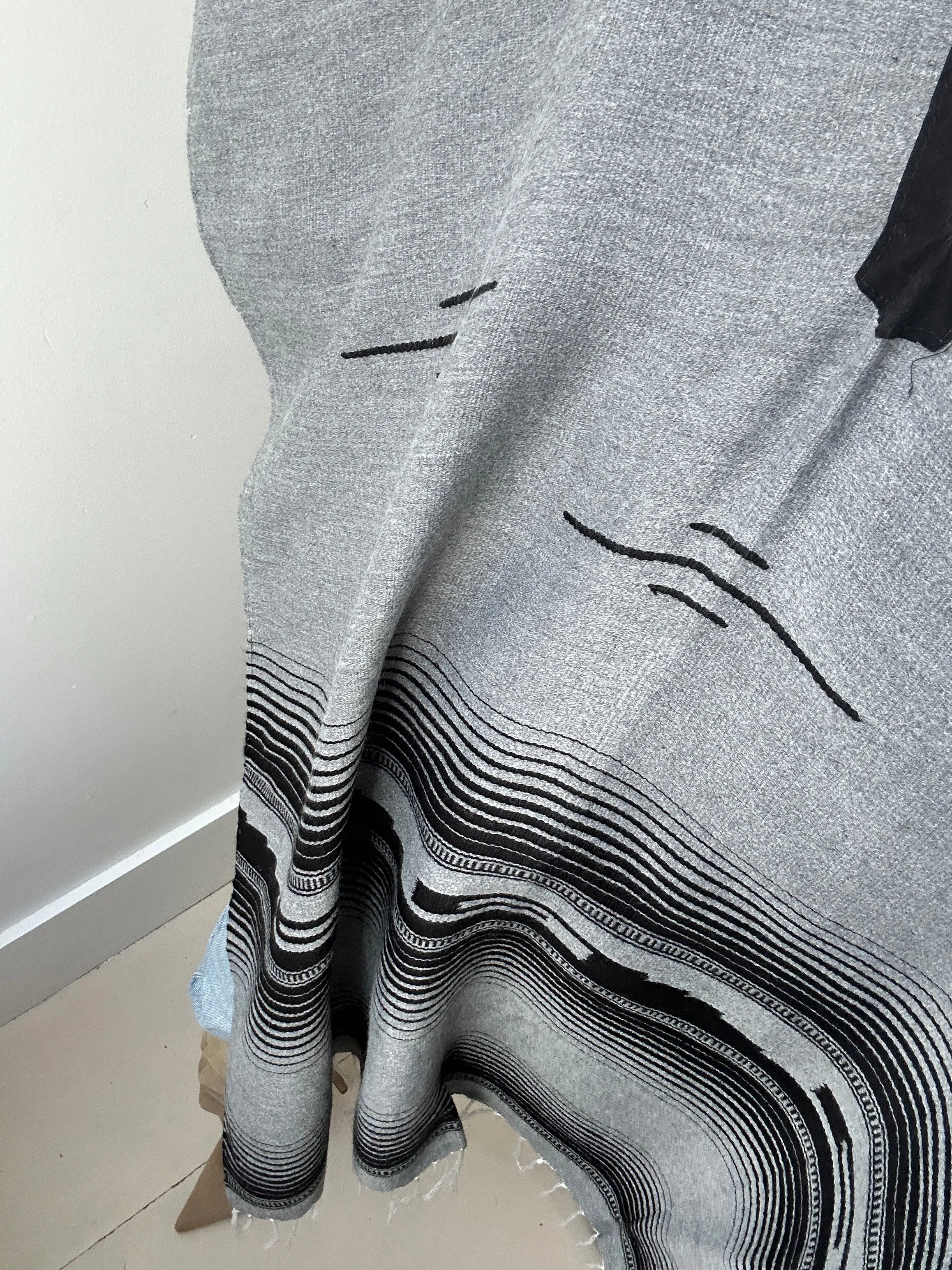 En Telar Woven Poncho Grey