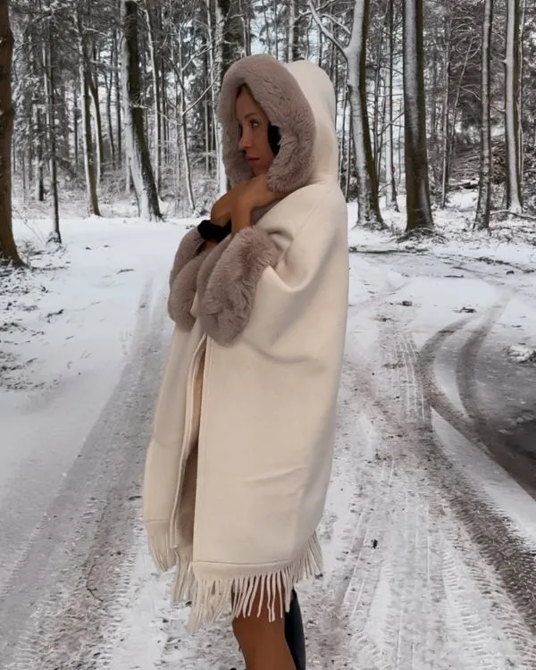 Kapuzen Cape Sedrun